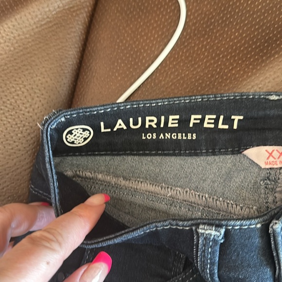 - Laurie Felt Los Angeles Jeans - Picture 8 of 8